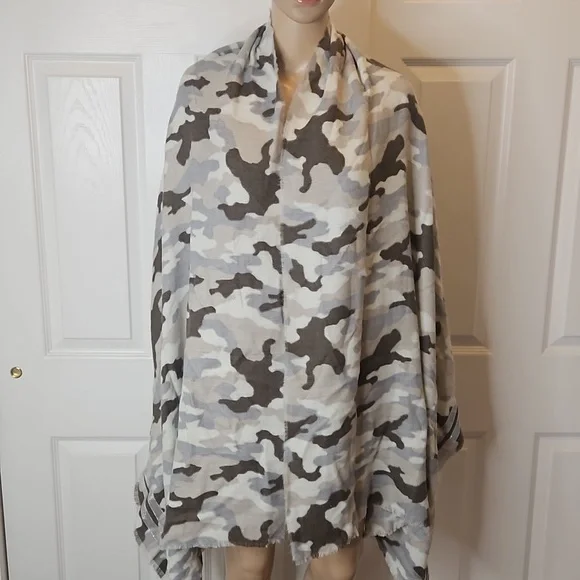 aerie Winter Camo Scarf/Wrap - Picture 1 of 5